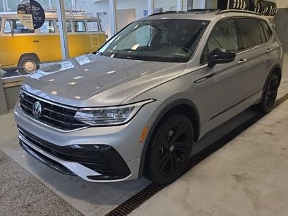 Used 2024 Volkswagen Tiguan SE R-Line