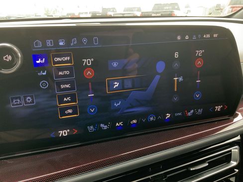 New 2026 Chevrolet Traverse RS w/ LPO, Floor Liner Package FWD image 43