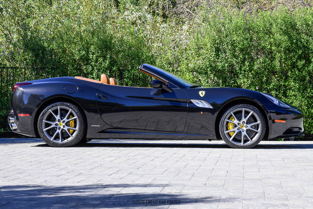 Used 2013 Ferrari California RWD image 8