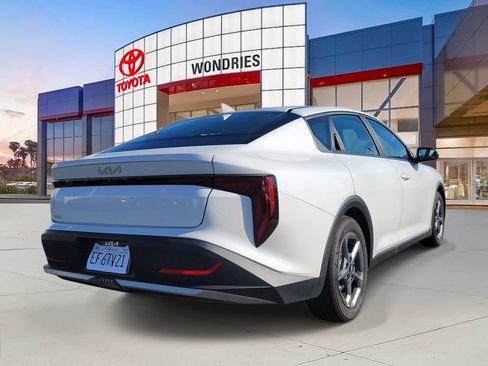 Used 2025 Kia K4 LXS image 4