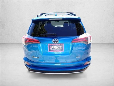 Used 2017 Toyota RAV4 XLE FWD image 3