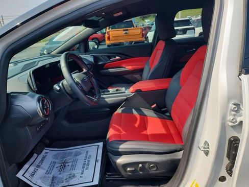 Used 2025 Chevrolet Equinox EV RS image 19