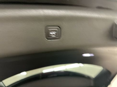 Used 2020 Buick Enclave Essence w/ Sport Touring Edition image 28