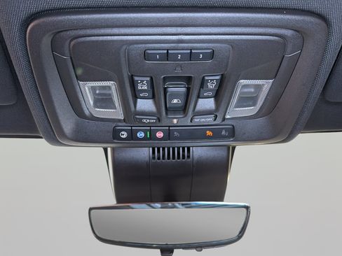 Used 2023 Chevrolet Silverado 1500 ZR2 image 18