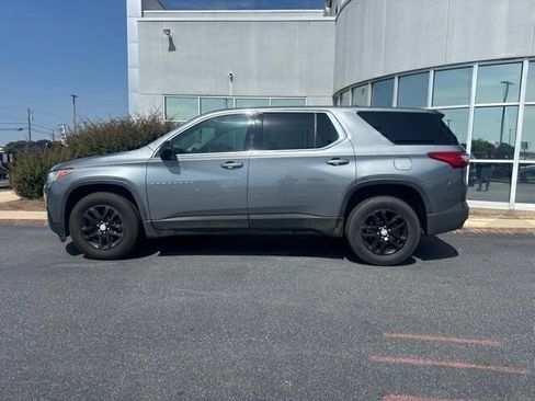 Used 2021 Chevrolet Traverse LS FWD image 11