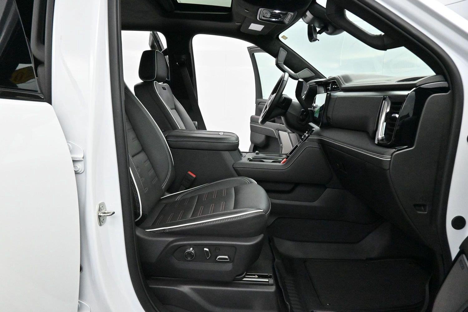 Used 2024 GMC Sierra 2500 AT4X AWD/4WD image 33