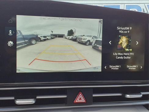 Used 2025 Hyundai Elantra Limited FWD image 19