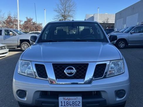 Used 2017 Nissan Frontier SV image 1