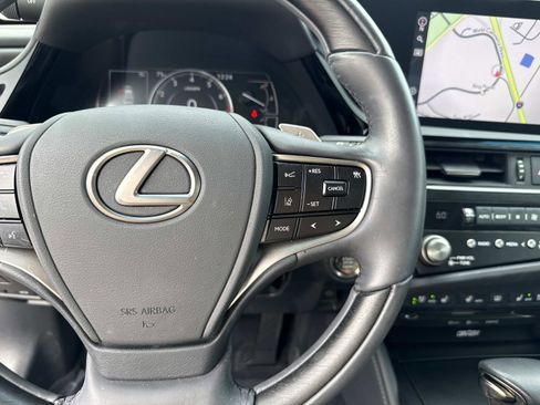 Used 2022 Lexus ES 350 Ultra Luxury w/ Accessory Package 2 image 30