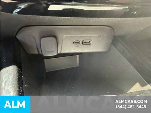 Used 2025 Chevrolet Trax LT FWD image 20