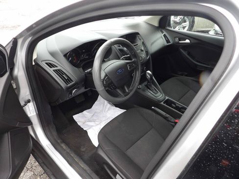 Used 2016 Ford Focus SE FWD image 7
