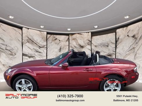 Used 2008 MAZDA MX-5 Miata Sport RWD image 7