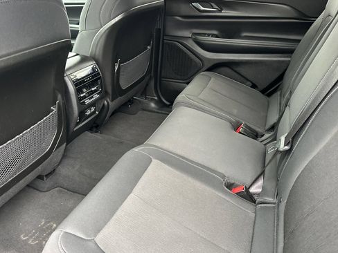 Used 2023 Jeep Grand Cherokee L Laredo w/ Luxury Tech Group I AWD/4WD image 14