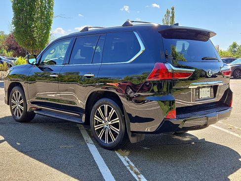 Certified 2019 Lexus LX 570 4WD image 4