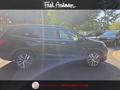 Used 2018 Honda Pilot Touring image 13