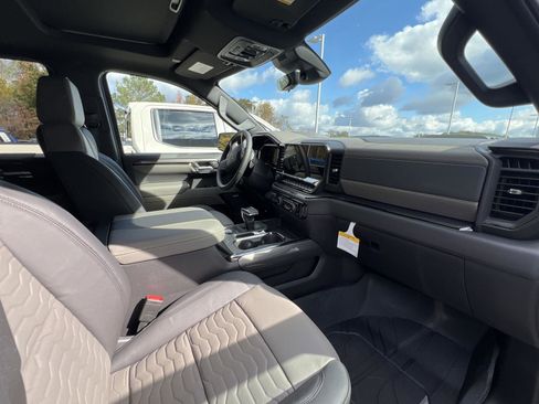 New 2026 Chevrolet Silverado 1500 ZR2 w/ Dark Appearance Package image 28