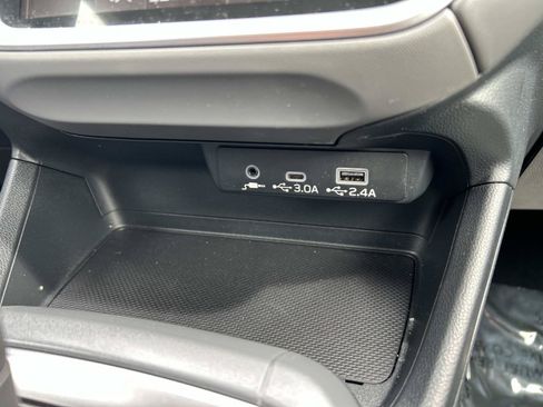 Used 2025 Subaru Crosstrek 2.5i Premium AWD/4WD image 26