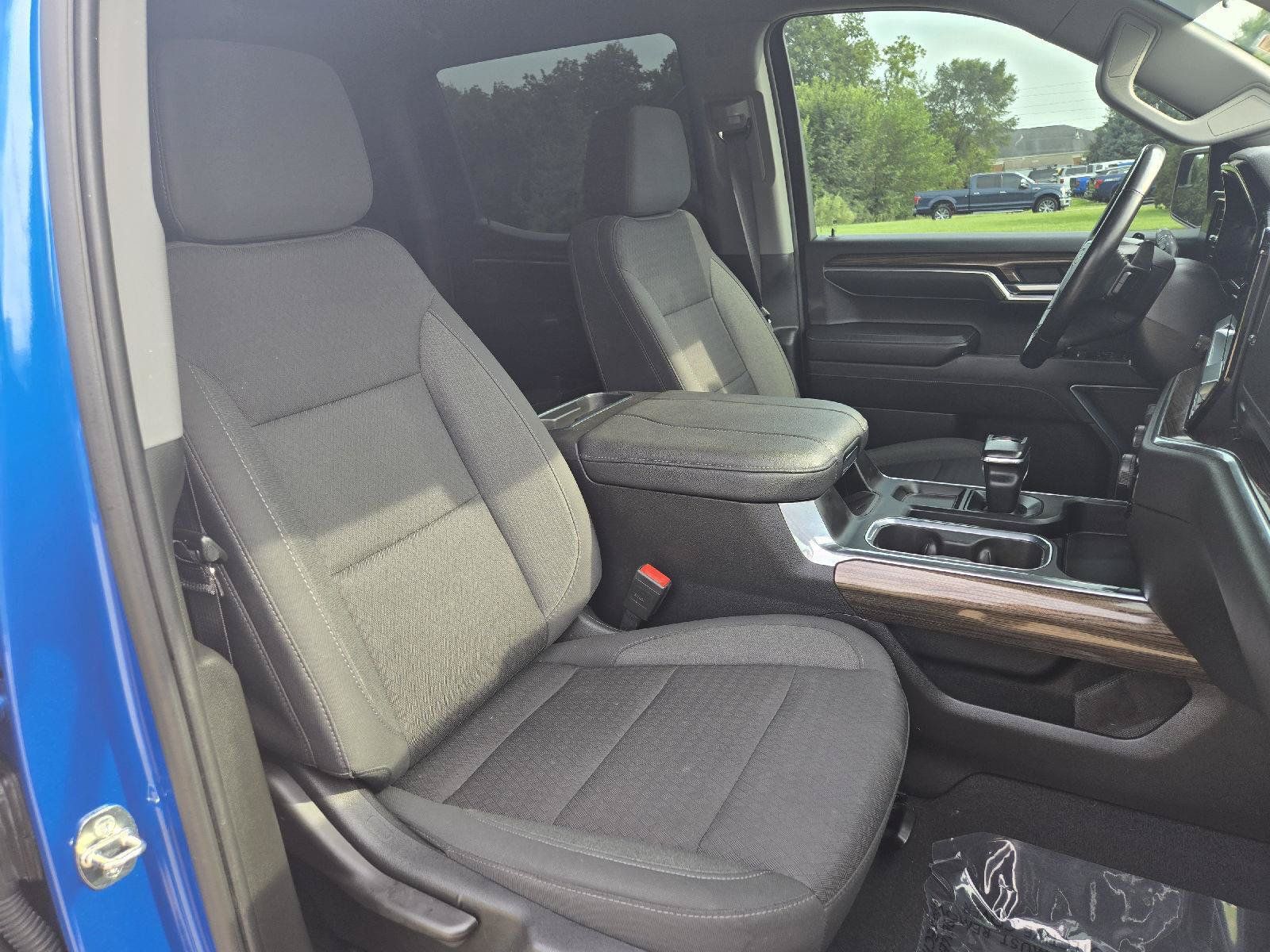 Used 2023 Chevrolet Silverado 1500 RST AWD/4WD image 23