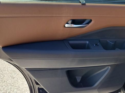 New 2026 Nissan Pathfinder Platinum FWD image 26