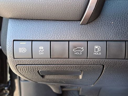 Used 2021 Toyota Camry SE image 25