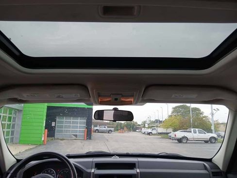 Used 2011 Jeep Liberty Renegade image 10