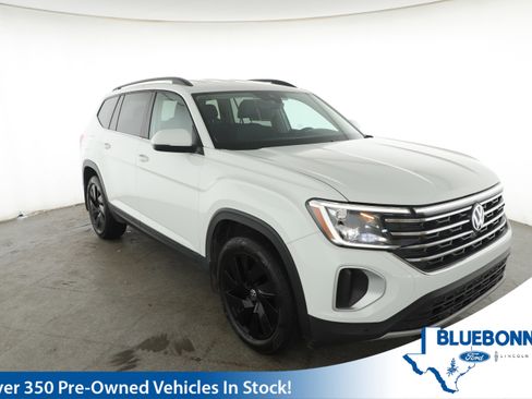 Used 2024 Volkswagen Atlas SE image 1