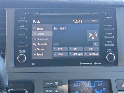 Used 2018 Toyota Sienna SE w/ Carpet Mat Package FWD image 13