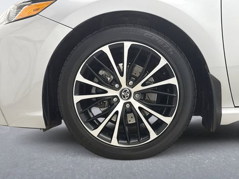 Used 2020 Toyota Camry SE FWD image 22