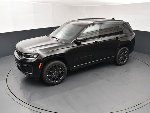 New 2026 Jeep Grand Cherokee Summit w/ Obsidian Package image 15