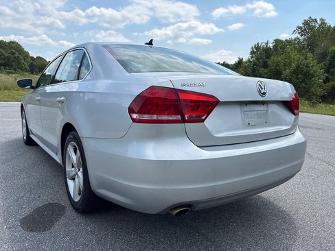 Used 2012 Volkswagen Passat 2.5 SE FWD image 3