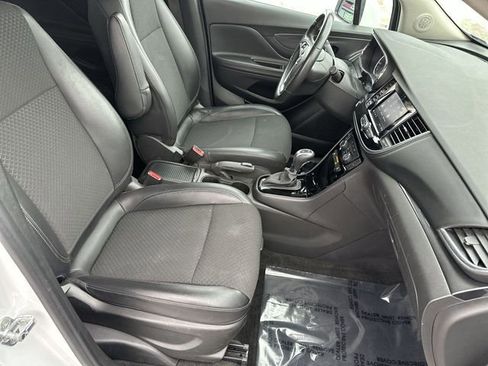 Certified 2022 Buick Encore Preferred w/ Safety Package II image 27