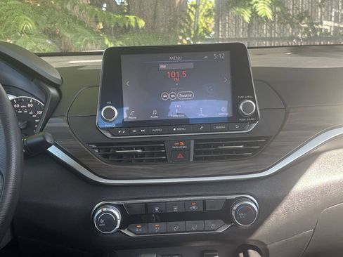 Used 2025 Nissan Altima 2.5 SV FWD image 17