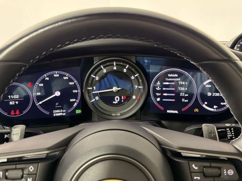 Used 2022 Porsche 911 Carrera RWD image 18