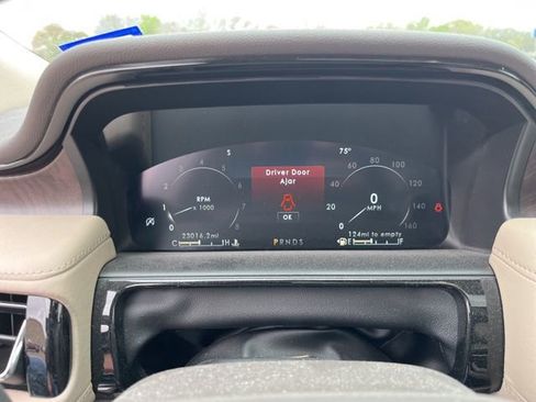 Used 2021 Lincoln Nautilus Reserve w/ Equipment Group 202A image 24