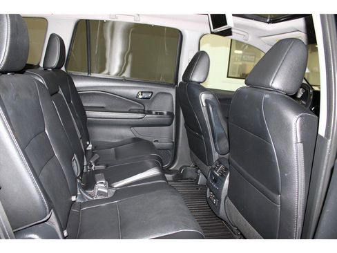 Used 2016 Honda Pilot Touring image 24