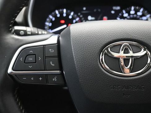 Used 2021 Toyota Highlander XLE FWD image 29