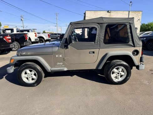 Used 2004 Jeep Wrangler X AWD/4WD image 8