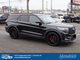 Used 2025 Ford Explorer ST video 1