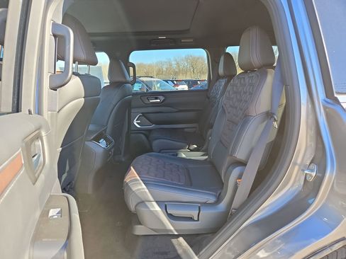 New 2026 Nissan Armada Platinum image 17