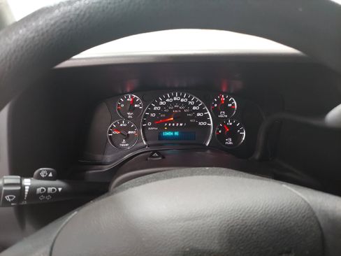 Used 2024 Chevrolet Express 2500 w/ Driver Convenience Package RWD image 8