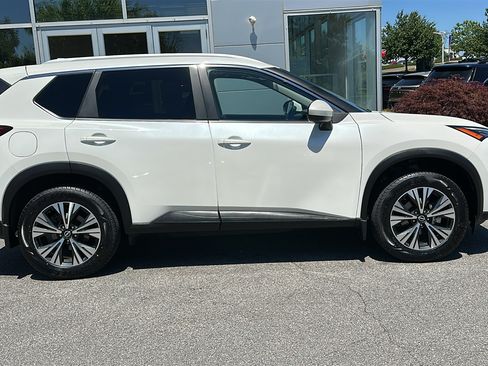 Certified 2023 Nissan Rogue SV w/ SV Premium B Package AWD/4WD image 27