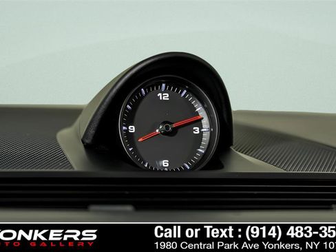 Used 2020 Porsche Panamera RWD image 15