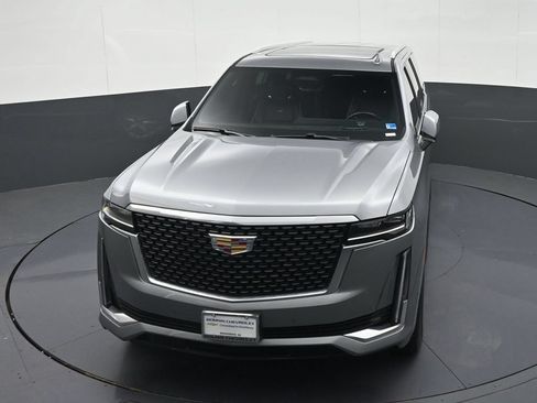 Used 2024 Cadillac Escalade ESV Premium Luxury AWD/4WD image 38