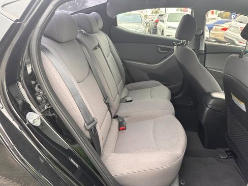 Used 2016 Hyundai Elantra SE FWD image 16
