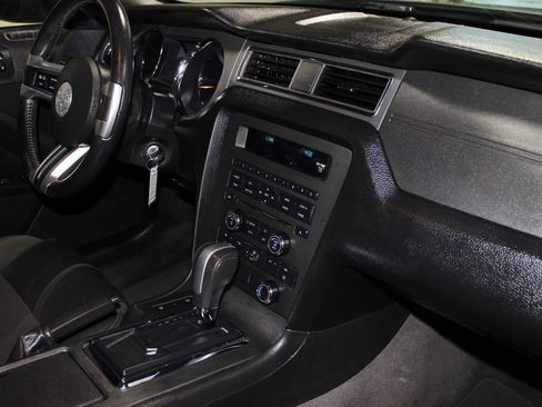 Used 2014 Ford Mustang Convertible RWD image 24