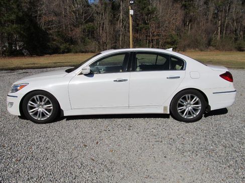 Used 2014 Hyundai Genesis 3.8 w/ Technology Package 03 image 3