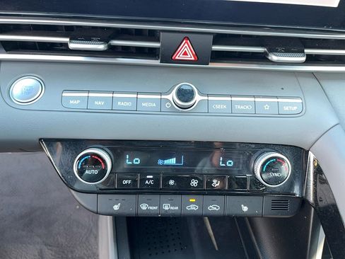 Used 2023 Hyundai Elantra SEL w/ Convenience Package image 18