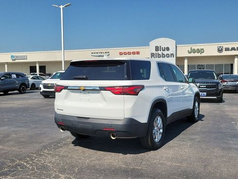Used 2023 Chevrolet Traverse LS FWD image 5