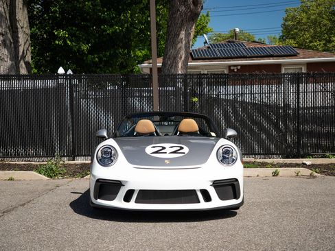 Used 2019 Porsche 911 Speedster RWD image 6