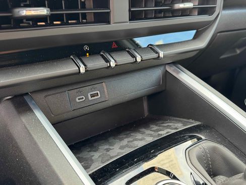 Used 2025 Chevrolet Colorado Trail Boss image 23